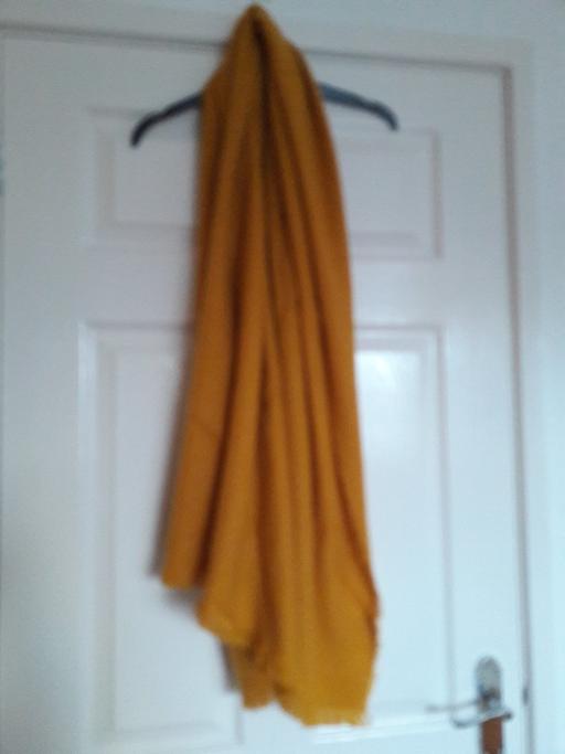 Buy & Sell West Midlands Wolverhampton - Photos for Ladies long Wool scarf