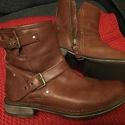 Pair of ladies brown UGG boots very good condition only worn once to try on size 5.5 very warm and comfortable just a bit too small for me they would fit a 4.5 probably