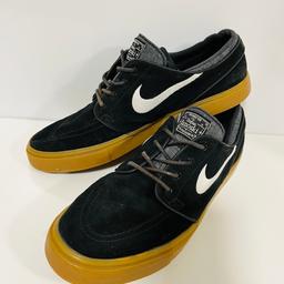 Genuine Nike Stefan janoski 

Size U.K. 10 

In good condition with some minor wear 

Please see all photos