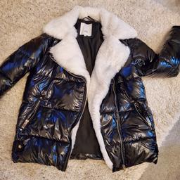 gorgeous river island coat size 16. only worn once. cost £79.99
warm and padded. ready to wear.like new
I've just too many coats. pick up wath