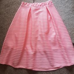 Ladies skirt size 12
Partly Lined
Nice peach/pink colour
Pull on with elasticated waist band
No zips or buttons
Like new
Length from waist band approx 27 inches