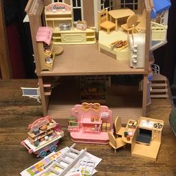 Sylvanian families house of brambles department store and loads of accessories. Comes from a smoke and pet free home. Collection only