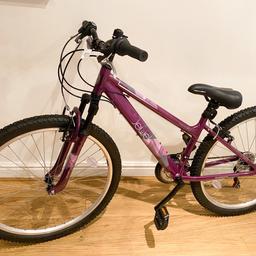Brand new ladies Apollo bike. Never been used only bought brand new a few months ago for £160.
27” Wheels, 21 Speed gears, fully adjustable seat and handle bars. Still got stickers and tags on from new on the front as can be seen in the photos.

Collection Only S74