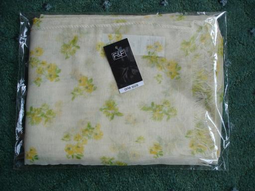 Buy & Sell West Midlands Wolverhampton - Photos for NEW FLORAL SCARF 