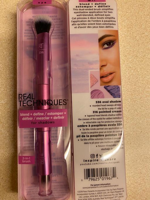 Buy & Sell West Midlands Walsall - Photos for New Real Techniques 2 in 1 eyeshadow brushes