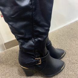 Long black boots new size 5UK any question please text me