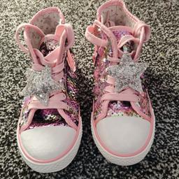 girls sequin high tops
size 13

been washed. like new