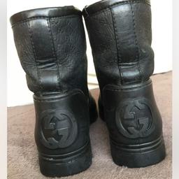 Black Authentic Gucci boots size 5 euro38

Genuine Gucci Short Wellington Boots Ladies Wellies EU38/UK5 RRP .£450