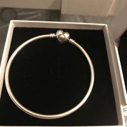 Genuine Pandora bangle size 21cm in great condition. 
Collection WN7