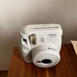 Sofortbildkamera Instax Mini 9.
Ohne Extras.
Ovp vorhanden.
Versand gegen Aufpreis möglich