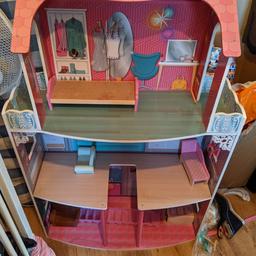 going charity shop this weekend! 

free. sold as seen!
good condition
come few furniture and Barbie's if wanted

collection only
