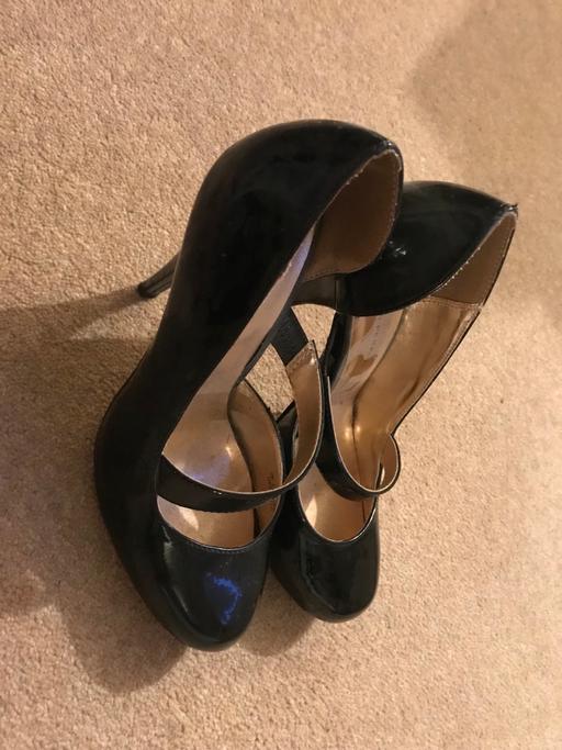 Buy & Sell Surrey Epsom and Ewell - Photos for Black stilettos