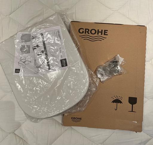 Buy & Sell East London South Quay - East London - Photos for Grohe EURO CERAMIC WC SEAT SOFT CLOSE