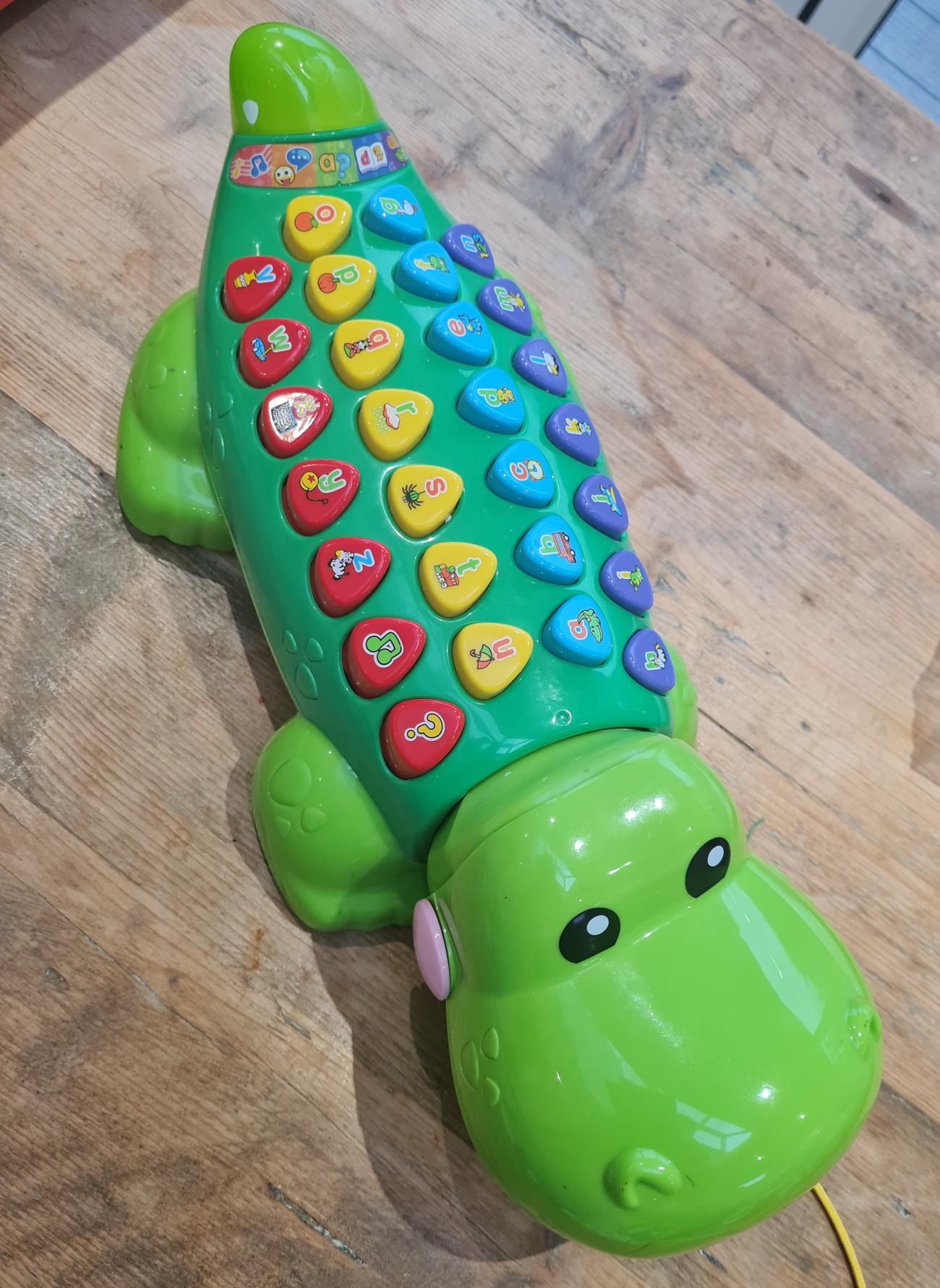 Vtech pull along electronic Crocodile in RM4 Forest für 5,00 £ zum ...