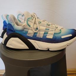 Hallo,

ich verkaufe hier die auf den Bildern zu sehenden Turnschuhe der Marke Adidas in der Größe 42.
Die Schuhe befinden sich in einem top Zustand (, siehe Bilder).

Bei Fragen bitte melden.