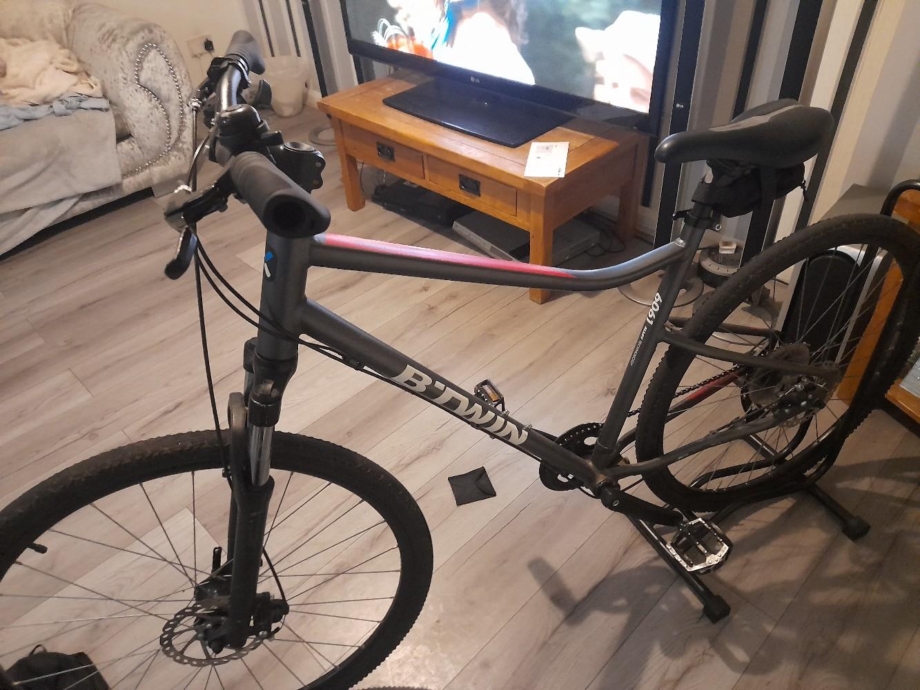 Btwin Riverside 500 hybrid disc brake in SE16 London for £70.00 for