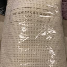 Brand new single cellular blanket from The White Company. It is pale lemon.