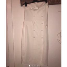 white midi dress from missguided 
Brand new with tags 
perfect condition 
Size 10
midi length and bandeau style