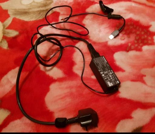 Buy & Sell West London Hounslow - Photos for LENOVO Rectangular laptop charger