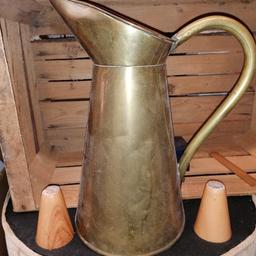 Vintage brass pouring jug, height is on the photos.

Collection from Telford