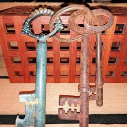 There large antique keys.

Collection from Telford