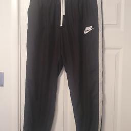 nike shell type track bottoms