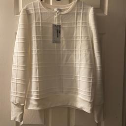 RRP £34.00
Brand new
Size M
Lovely and soft jumper in ivory