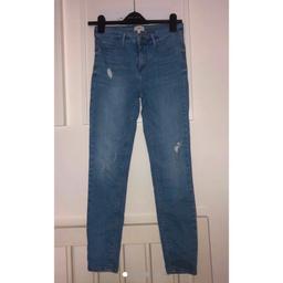 River island skinny jeans
molly jeans 
light blue 
Size 10
Amazing condition 
Worn no more than 3 times