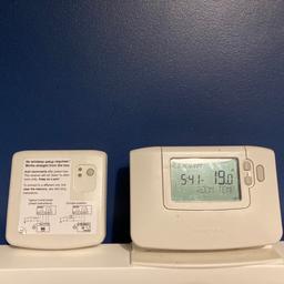 Honeywell CM927 wireless thermostat and BDR91 receiver. Some wear and tear but in perfect working order.