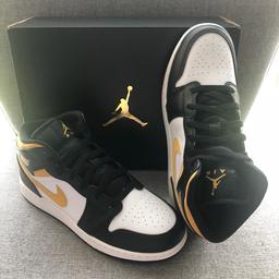 Brand new Jordan 1 mid GS Pollon
100 authentic 
DS
Size: 3.5
£150

No time wasters please