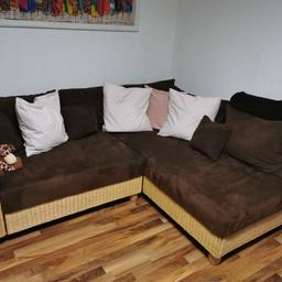 Verkaufe meine Couch mit Rattan Elementen und inkl den braunen Kissen (nicht die rosaroten)

Farbe braun

War immer nur im Zweitwohnsitz in Gebrauch daher wie neu.

Abmessungen
2,28 m
1,90 m
Tief 1,07 m

Selbstabholung

Ohne Garantie etc