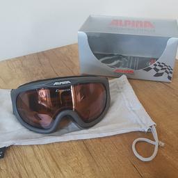 Verkaufe gebrauchte Alpina Skibrille/Snowboardbrille/Schneebrille

Farbe: Anthrazit
Größenverstellbar: ja

Privatverkauf - keine Garantie kein Umtausch