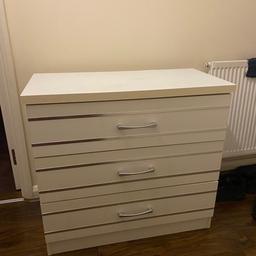 3 drawer chest 
Can be delivered free of charge
£45 last price 
Good condition 
Need to go ASAP 3 drawer chest.