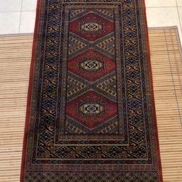 Kleiner orientalischer Teppich 
135cm lang, 70cm breit 
Nichtraucher, ohne Tiere Haushalt
