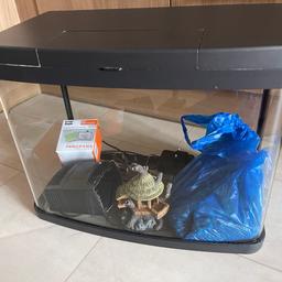 Item have been used but works properly, no leaks overall good condition. Has led lights. Will need some cleaning (it’s rinsed)
Will come with heater, filter, gravel, 2x filter pads.
40 litre fish tank.

41.4 x 48.8 x 26.8 cm

Retail price is 95£

Please no ridiculous offers.