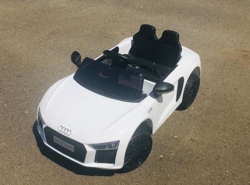 Buy & Sell Lincolnshire North Lincolnshire - Photos for Audi R8 Spyder – White