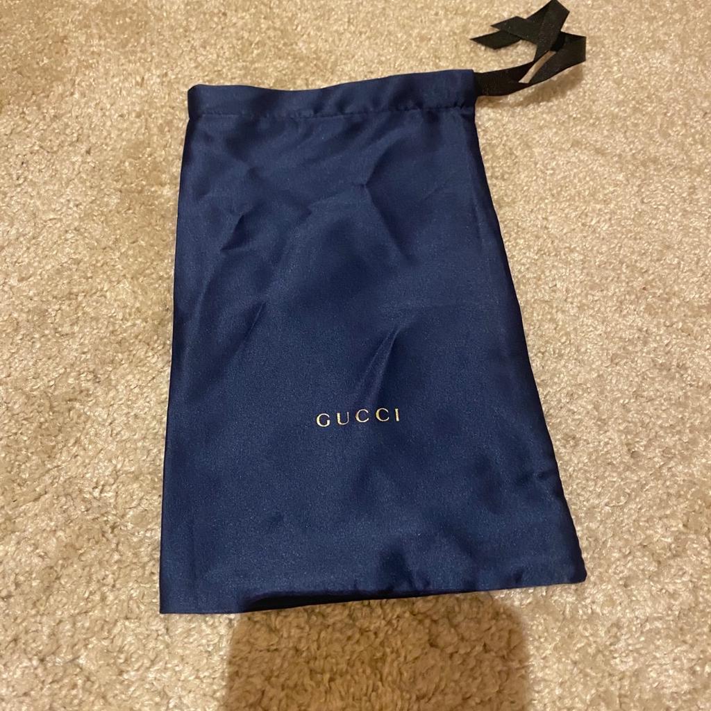 Gucci silky sunglasses bag