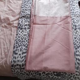 pink curtains 66x72 £5 
no offers collection only
