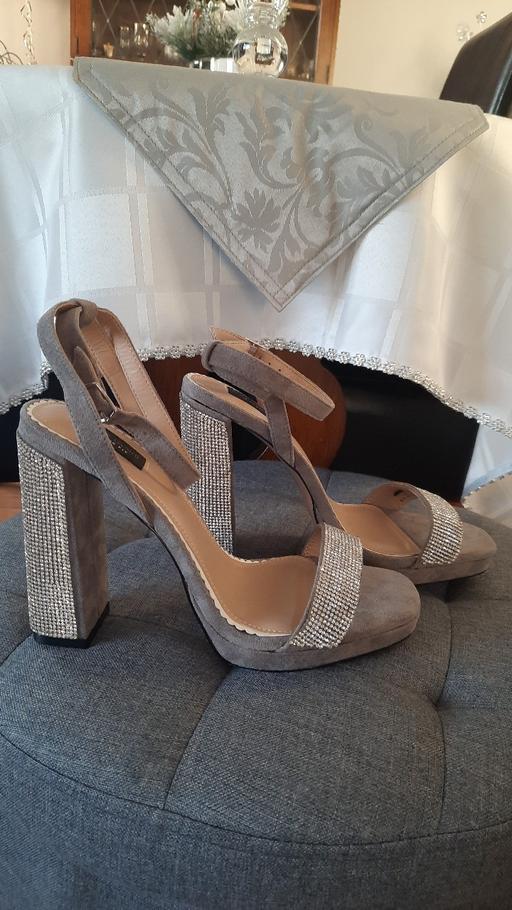 Buy & Sell West Midlands Sandwell - Photos for ladies river island wide fit heels size 7 new