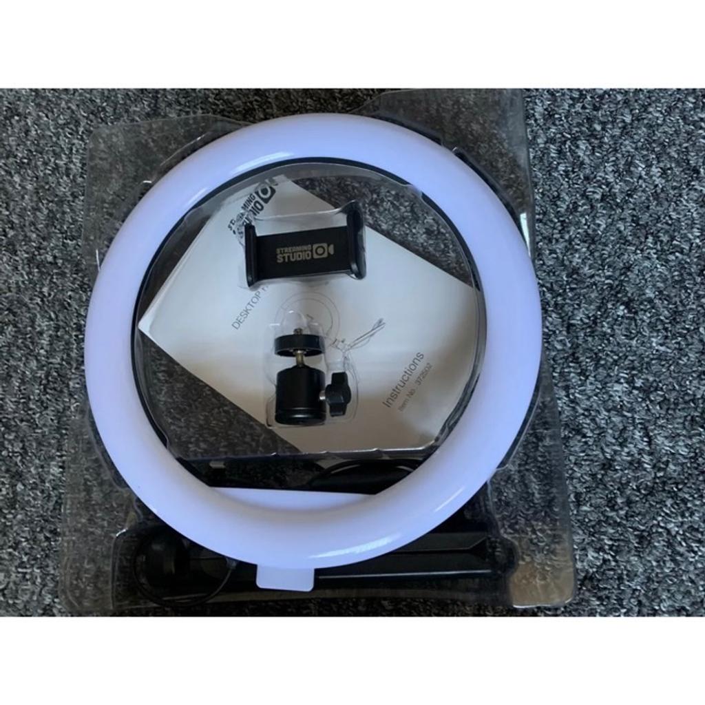 led ring light 10” steaming studio.

Opened (never used) was a gift