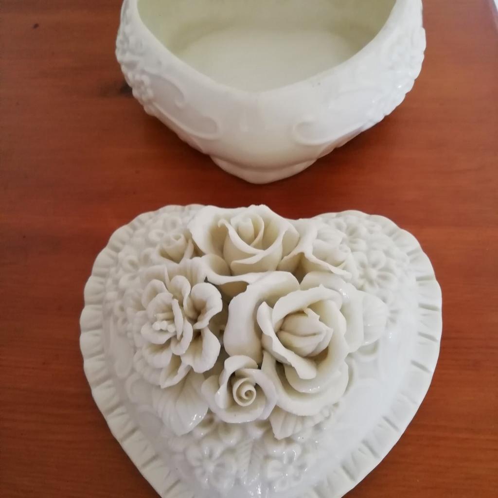 CERAMIC HEART JEWELLERY /TRINKET BOX in SE18 Greenwich für 10,00 £ zum