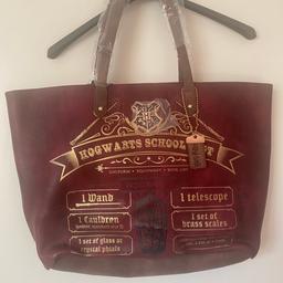 Neue tolle Handtasche von Harry Potter zu verkaufen. Unbenutzt.

Versand ist möglich, 4,50€
Abholung mit Absprache