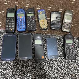 Old used mobiles not sure if working no chargers