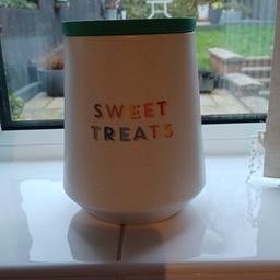 AS NEW
NEVER USED
COST £9
IDEAL FOR BISCUITS, SWEETS ETC