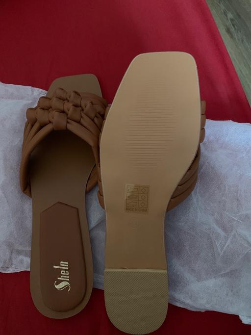 Buy & Sell Buckinghamshire Chesham - Buckinghamshire - Photos for Knot design sandal slides