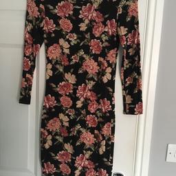 Floral Dress - Forever 21 - Size Small.

Pet and smoke free home.

Please see other items for sale.

Collection from Derby or can post.