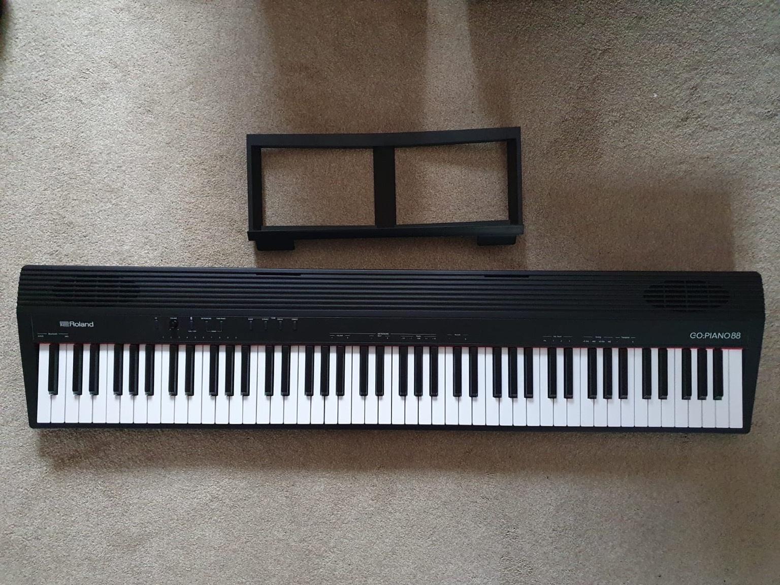 Roland GoPiano 88 Key Digital Piano in IG7 London for £200.00 for sale