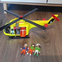 Zum Verkauf steht ein Playmobil Hubschrauber mit dem abgebildeten Zubehör.
In gutem, gebrauchter Zustand, voll funktionsfähig.

Wir sind ein tierfreier Nichtraucher Haushalt.