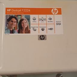 HP Deskjet F2224 All-in-One Drucker zu verkaufen.
Plastikdeckel an Ränder vergilbt, funktionsfähig, ohne Patronen.
Privatverkauf ohne Rücknahme und ohne Garantie.
Versand gegen Portokosten und Vorkasse möglich.