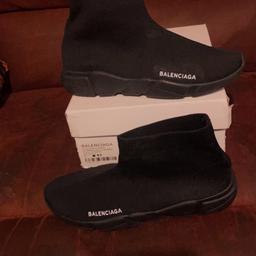 Mens size 9(eu 43)
Balenciaga
Black 

Bought for my husband and he doesn't wear them